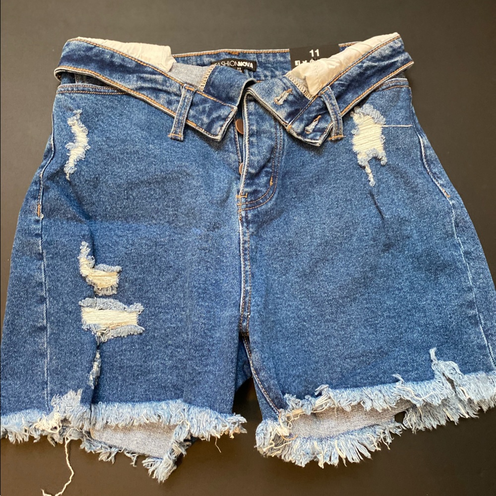 Ripped shorts high waisted